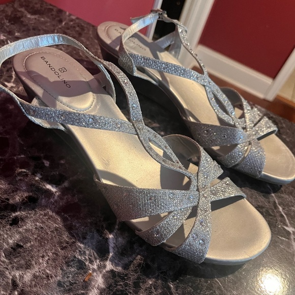 Sparkly silver Bandolino dress shoes - Picture 5 of 5